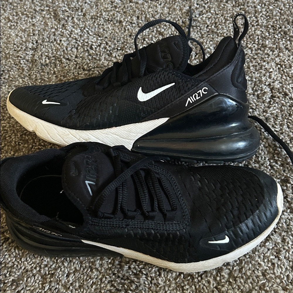 Nike Air Max 270 Black and White Shoes. 7Y